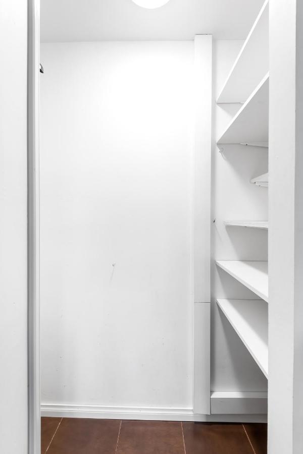 Wehost Heart Of With Amenities Appartement